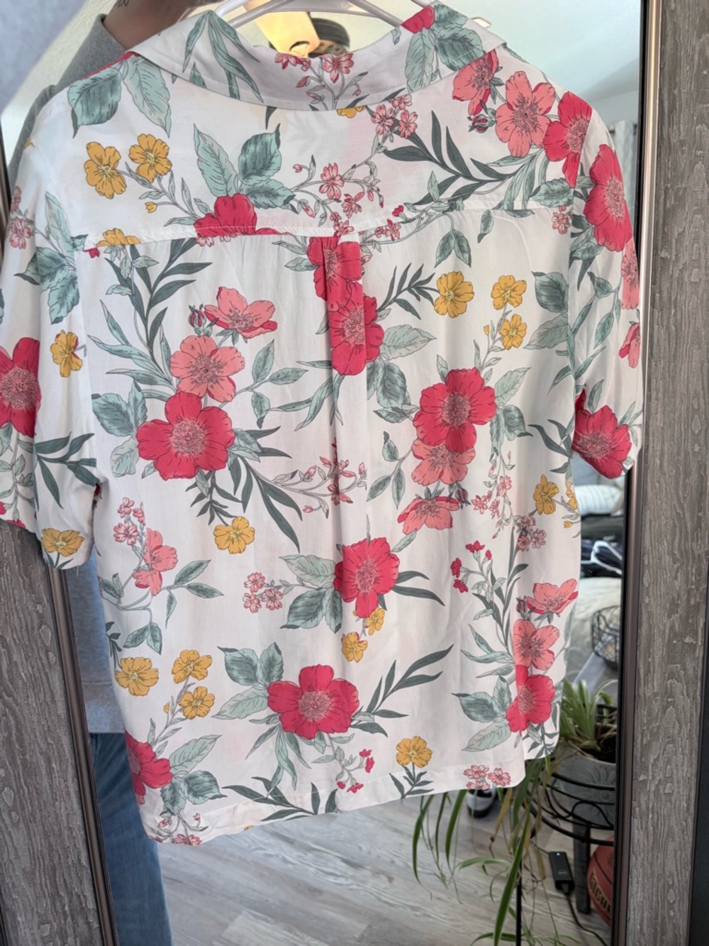Z SUPPLY Resort Size Small Floral Button-Up Short Sleeve Shir - Picture 3 of 6